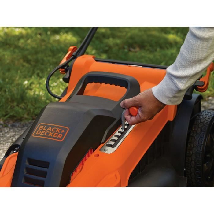 Rasaerba elettrico con filo - BLACK+DECKER - LM2000-QS - 2000W - Larghezza di taglio 48 cm - Funzione mulching, scarico laterale o sacco di raccolta erba da 50 litri