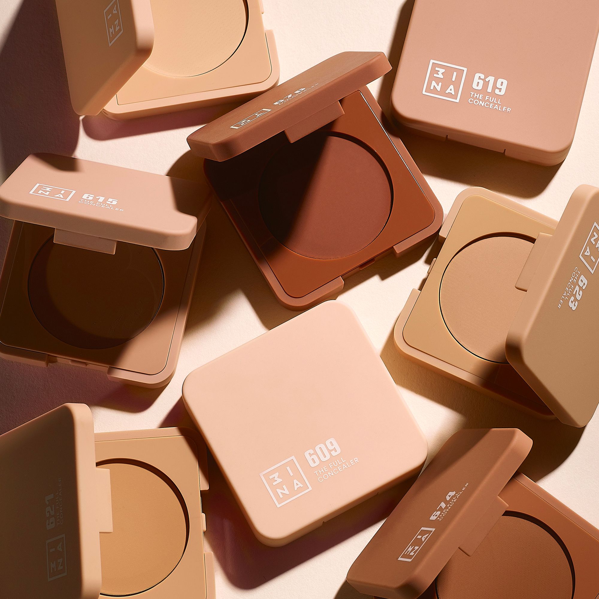 Korektor Full Concealer Korektory na tmavé kruhy a kruhy pod očami