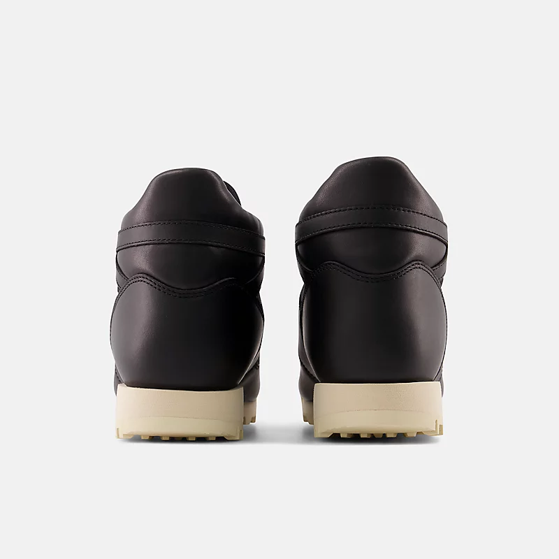 Unisex Rainier - Černá s makadamovými ořechy a šarlatovým odstínem