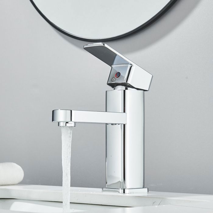 Rubinetto miscelatore cromato per lavabo da bagno con maniglia quadrata, miscelatore per acqua calda e fredda con leva singola