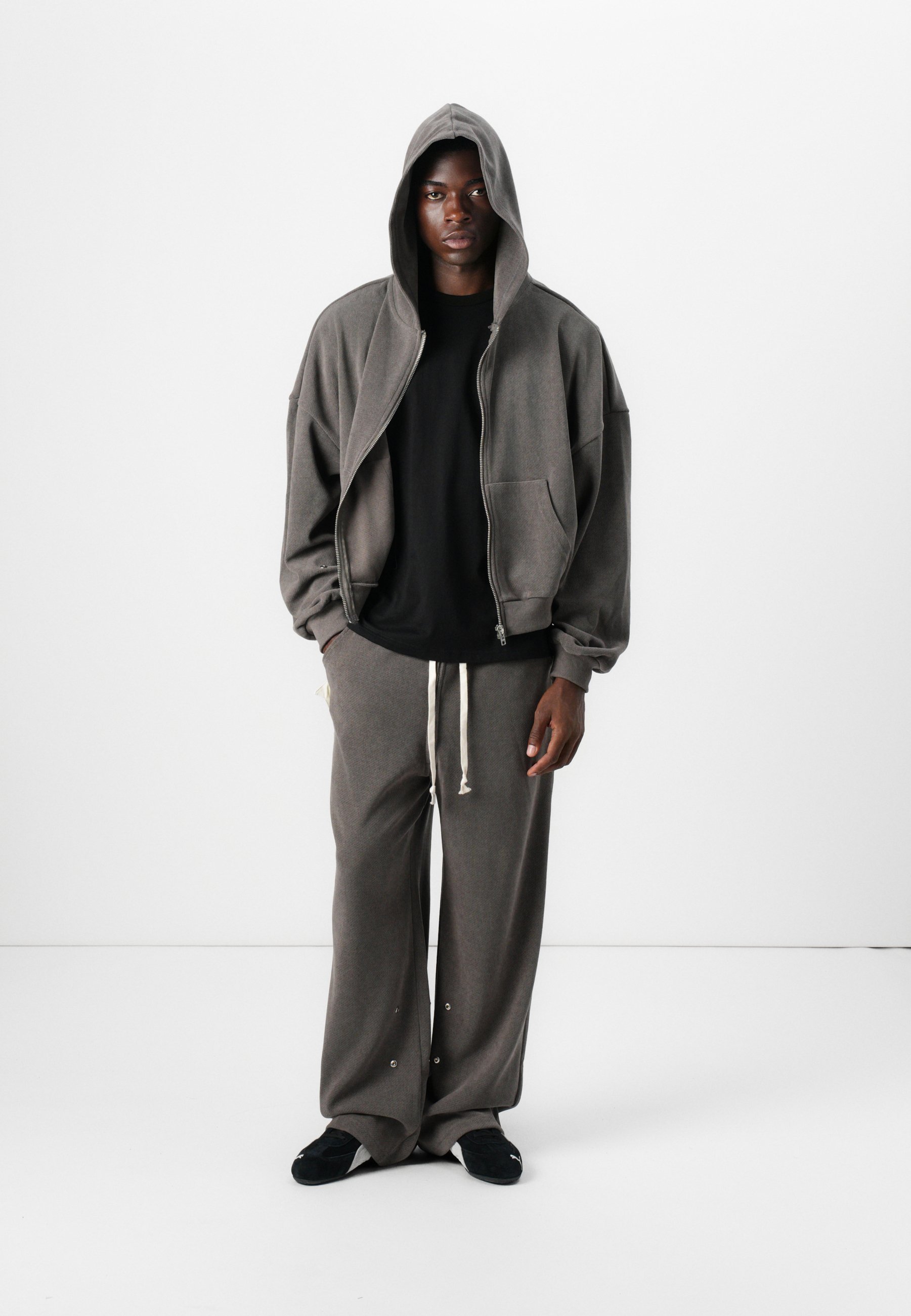 Workshop di abbigliamento per pantaloni da jogging