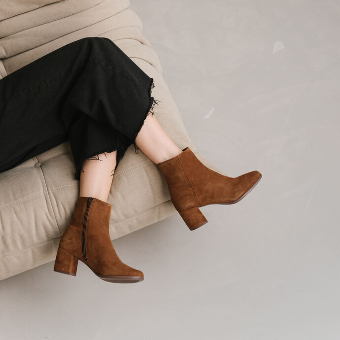 Bottines à talons  en velours cognac