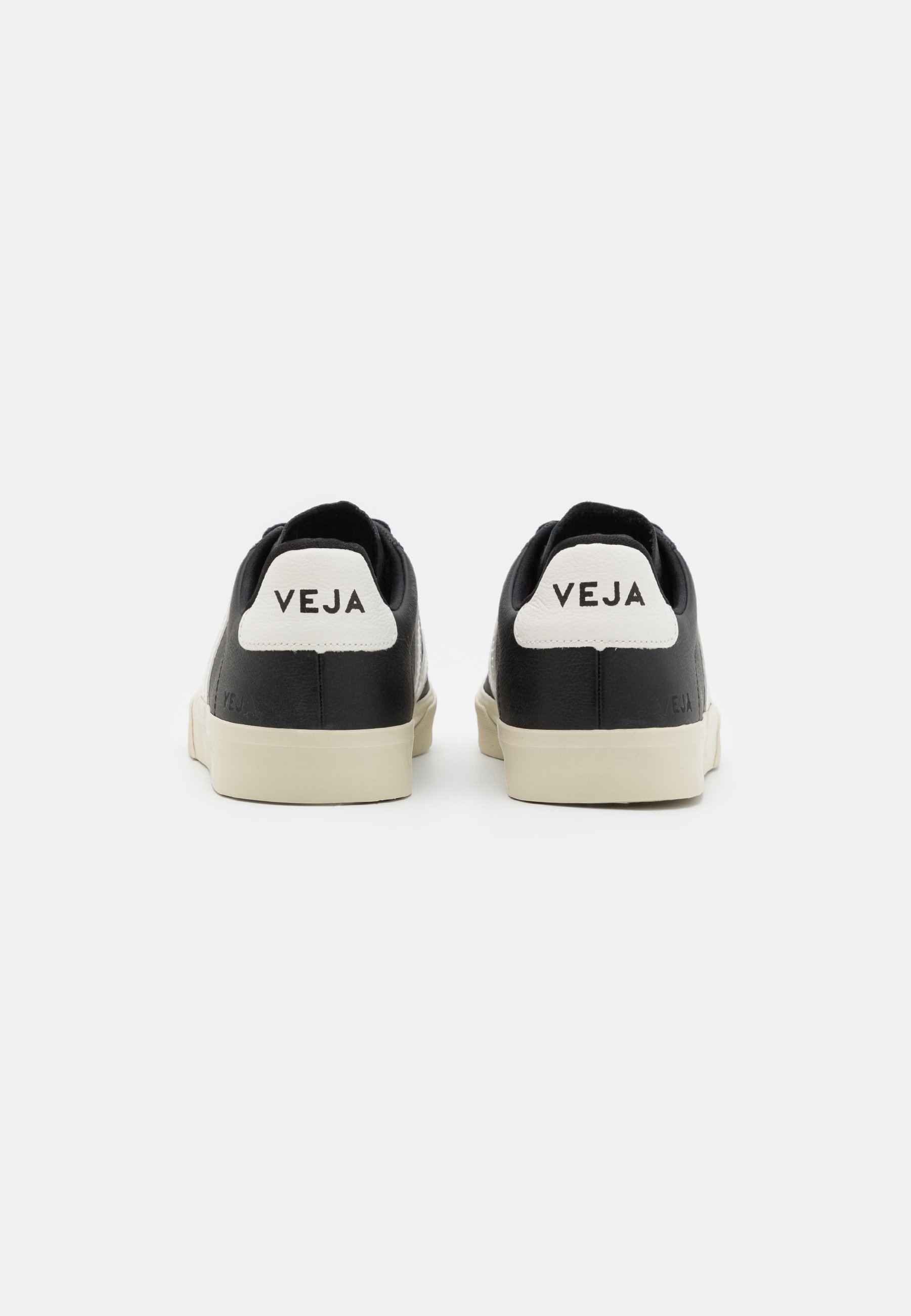 Veja Matalavartiset tennarit