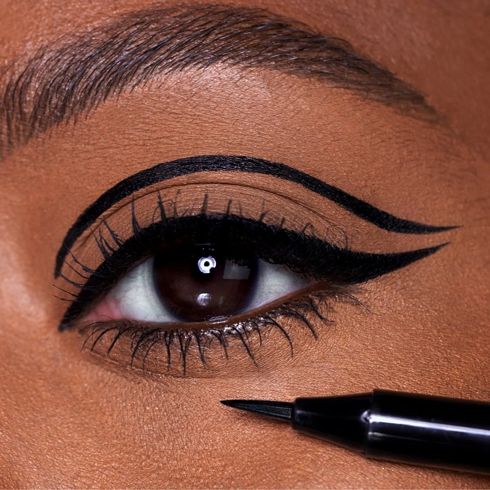 Occhi WHILE Eyeliner Pen - Eyeliner