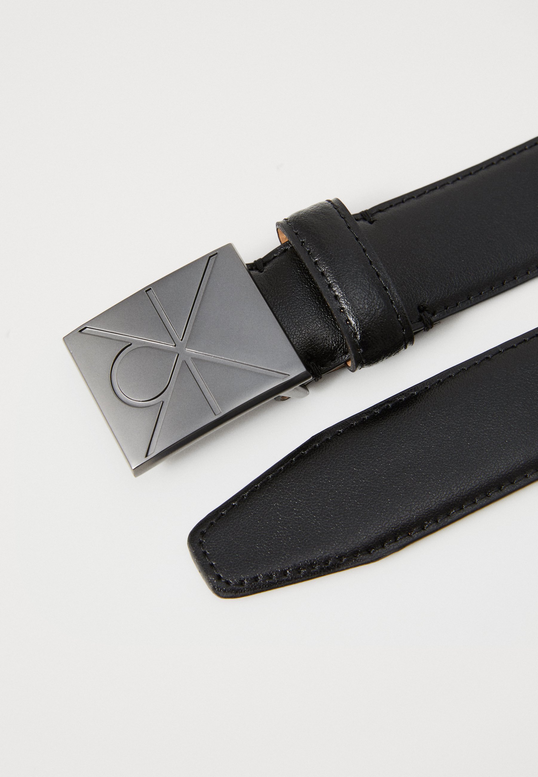 Calvin Klein EMBLEEMPLAAT GLAD 35MM - Riem - zwart/mat metaalkleurig