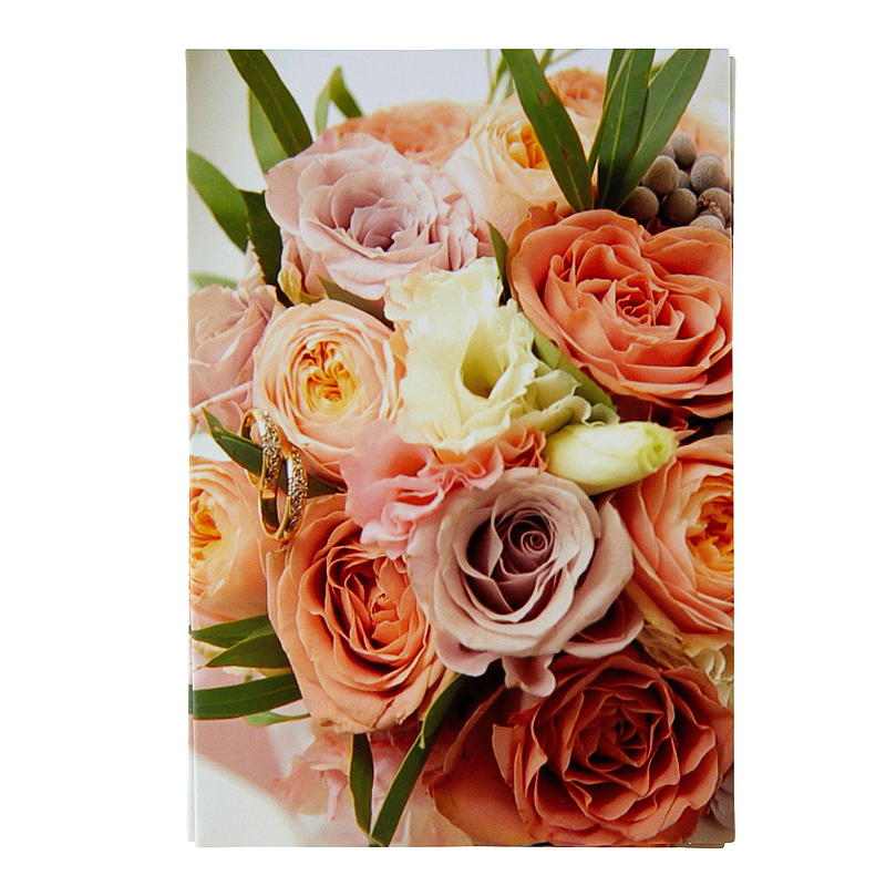 Ramo pequeño de flores, naranja y rosa.
