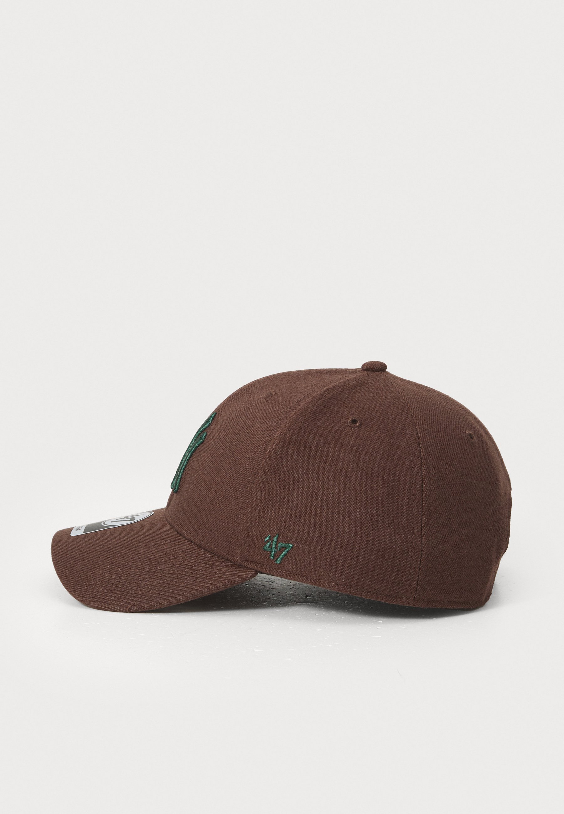 '47 Caps