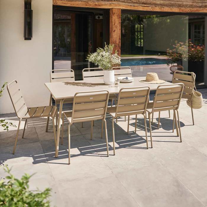 Ensemble table de jardin et 8 chaises en métal taupe Palavas, Oviala