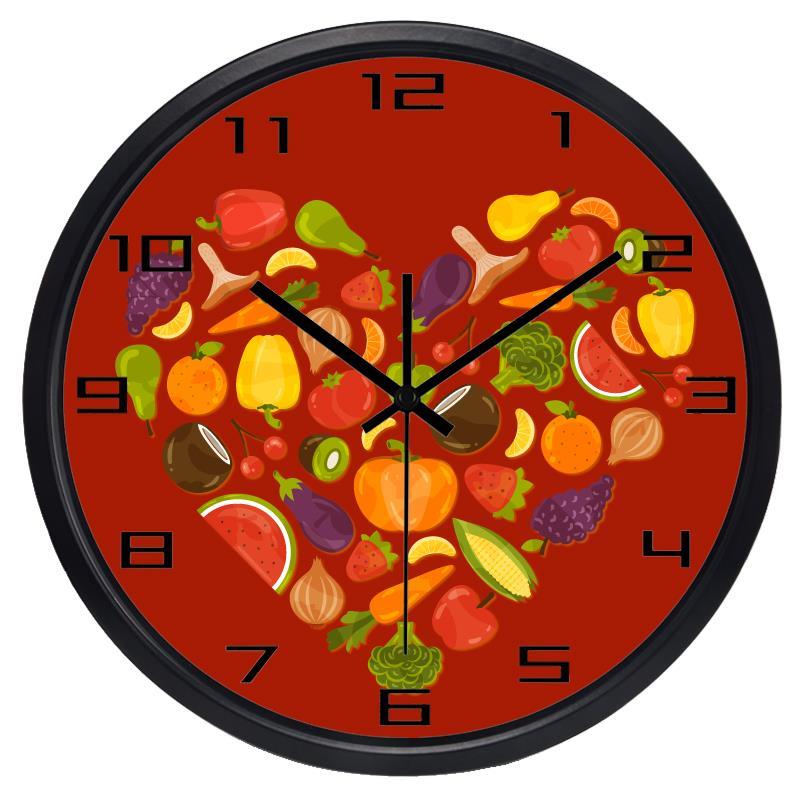 Keukenwandklok met fruit- en groentemotief.