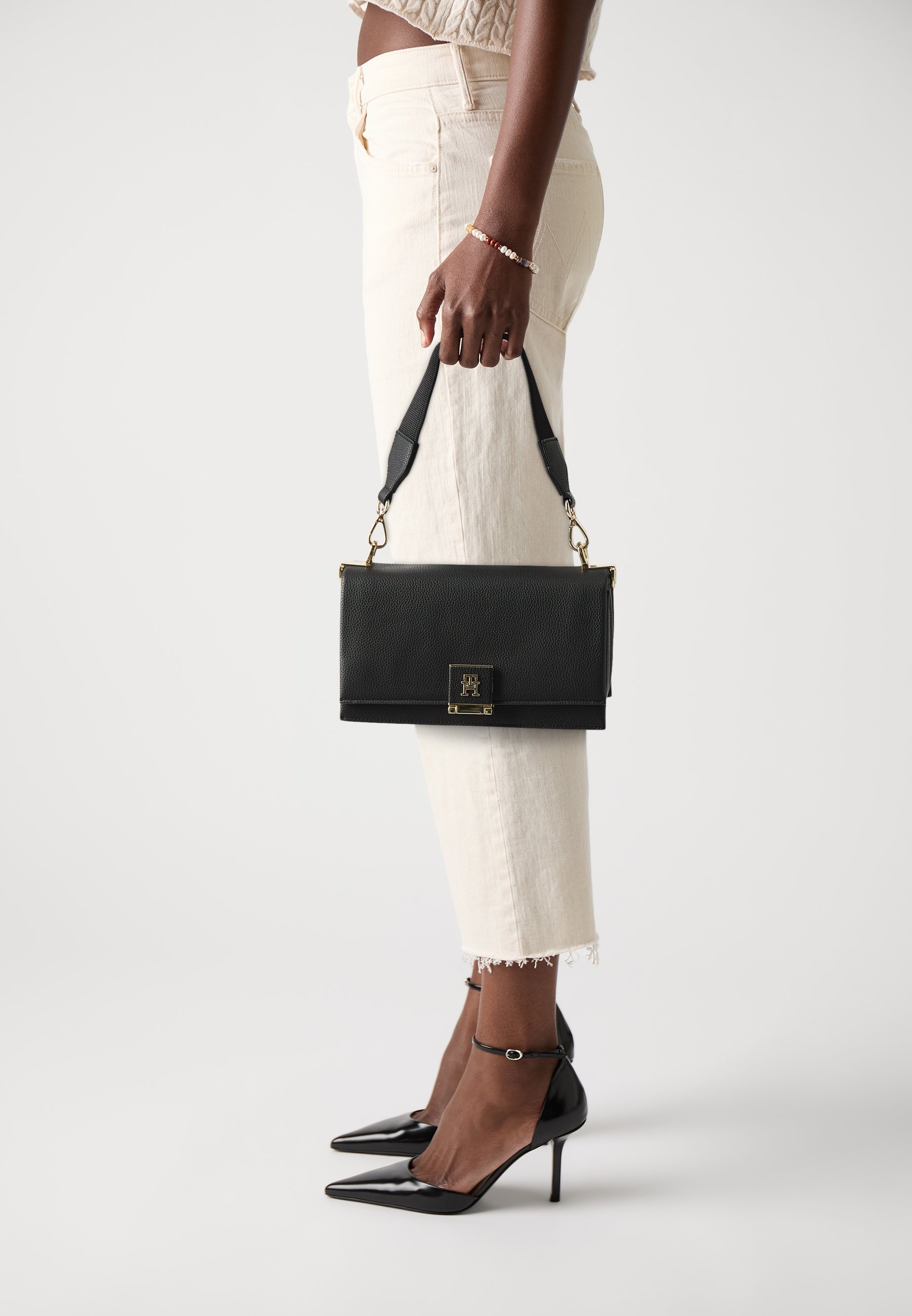 Tommy Hilfiger CROSSOVER - Handtas - zwart