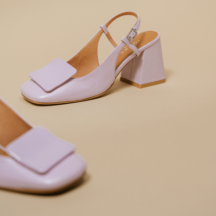 Escarpins slingback à bouts carrés  en vernis plissé lilas