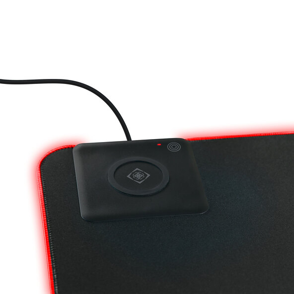 Extra-large gaming mousepad with Qi charging function