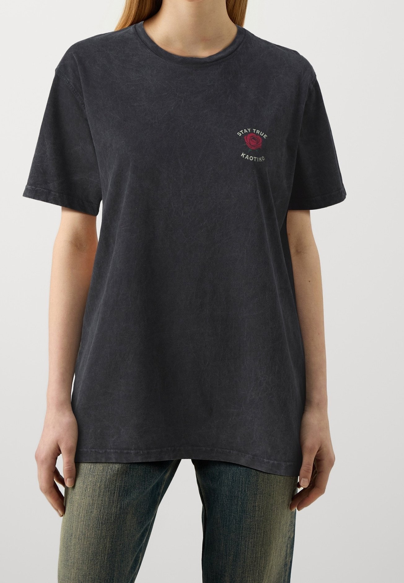 Camiseta com estampa Kaotiko - preta