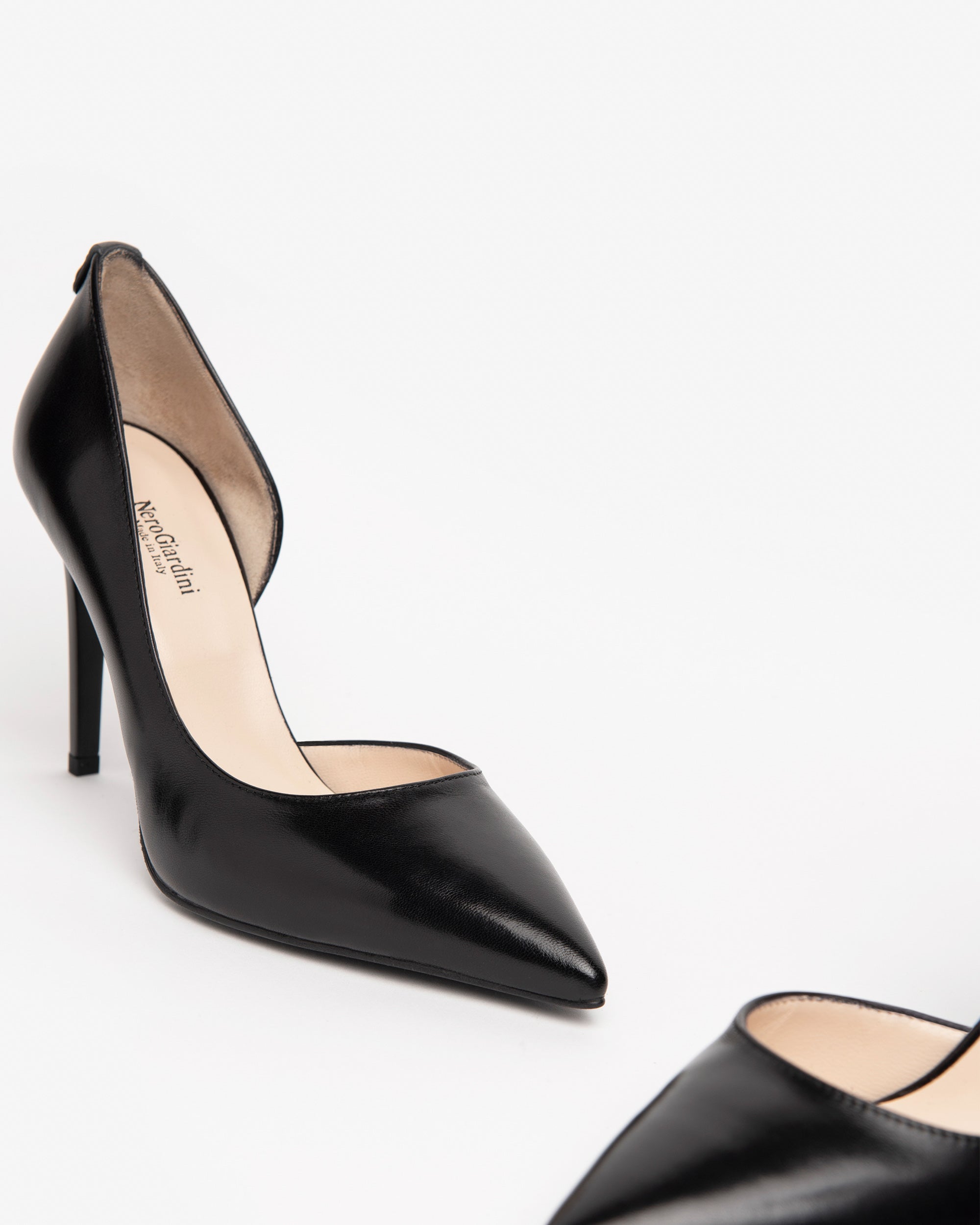  Damen-Pumps aus Leder