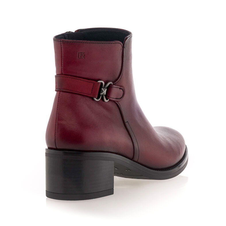 Rote Damenstiefel / Stiefeletten