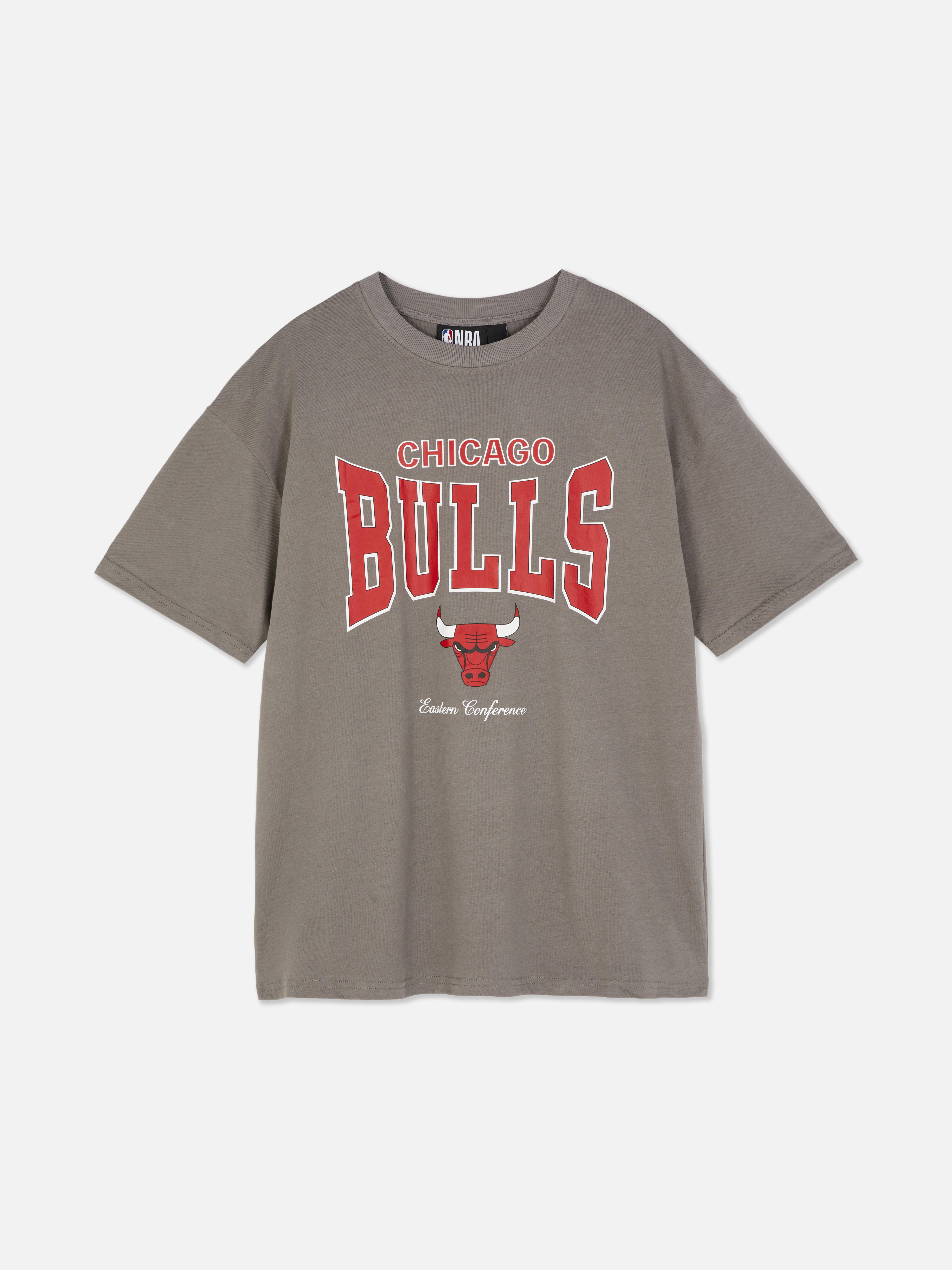 Tricou supradimensionat cu logo-ul NBA Chicago Bulls Tricou supradimensionat NBA cu guler rotund și mâneci scurte
