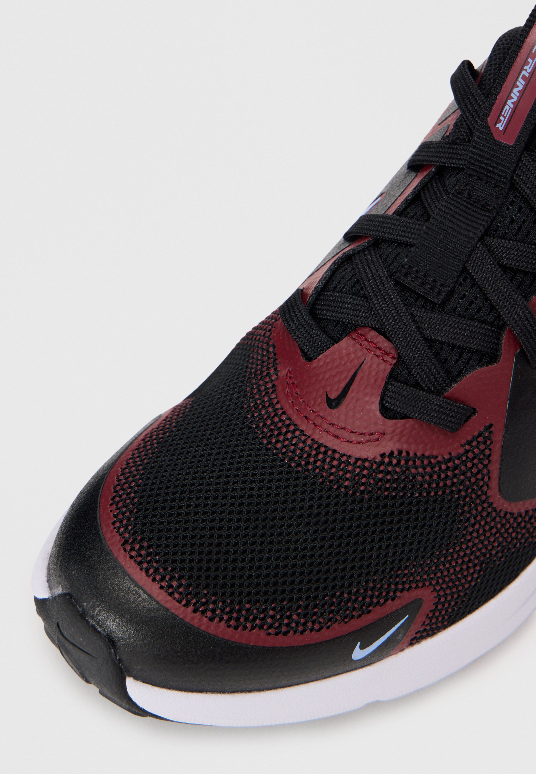 Nike Performance COSMIC UNISEX - Běžecké boty na silnici - černá/hliníková-týmově červená