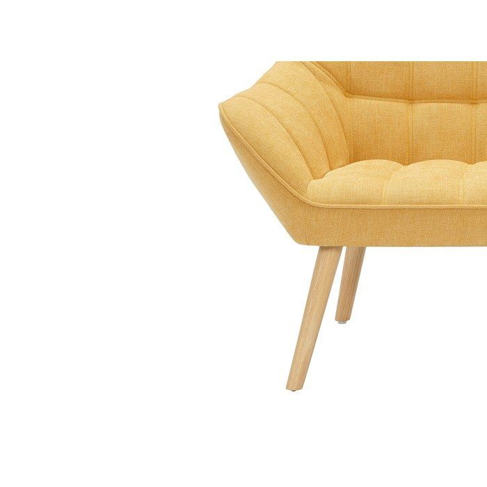 Sofá de 2 plazas y sillón CASTERTA en tela color amarillo mostaza.