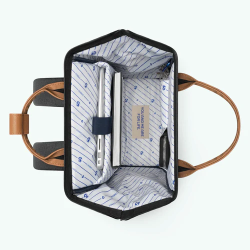 Cabaia Adventurer Großer Rucksack London Grau