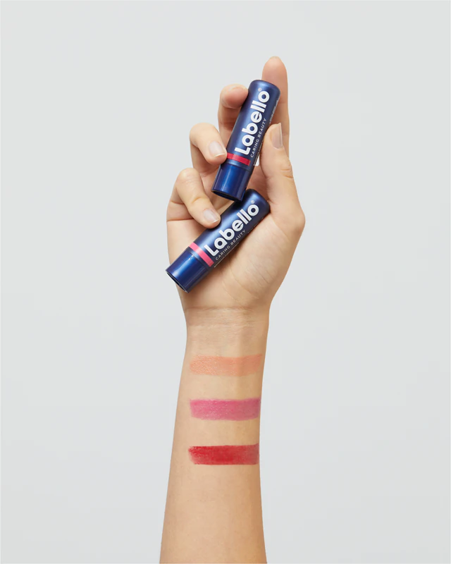 Bálsamo labial com cor Labello Caring Beauty