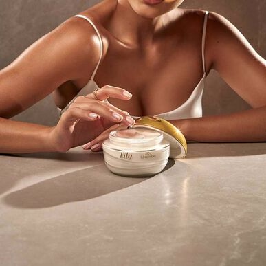 Set de regalo de crema corporal y baño O Boticário Lily Eau de Parfum para mujer 1 unidad 1 unidad