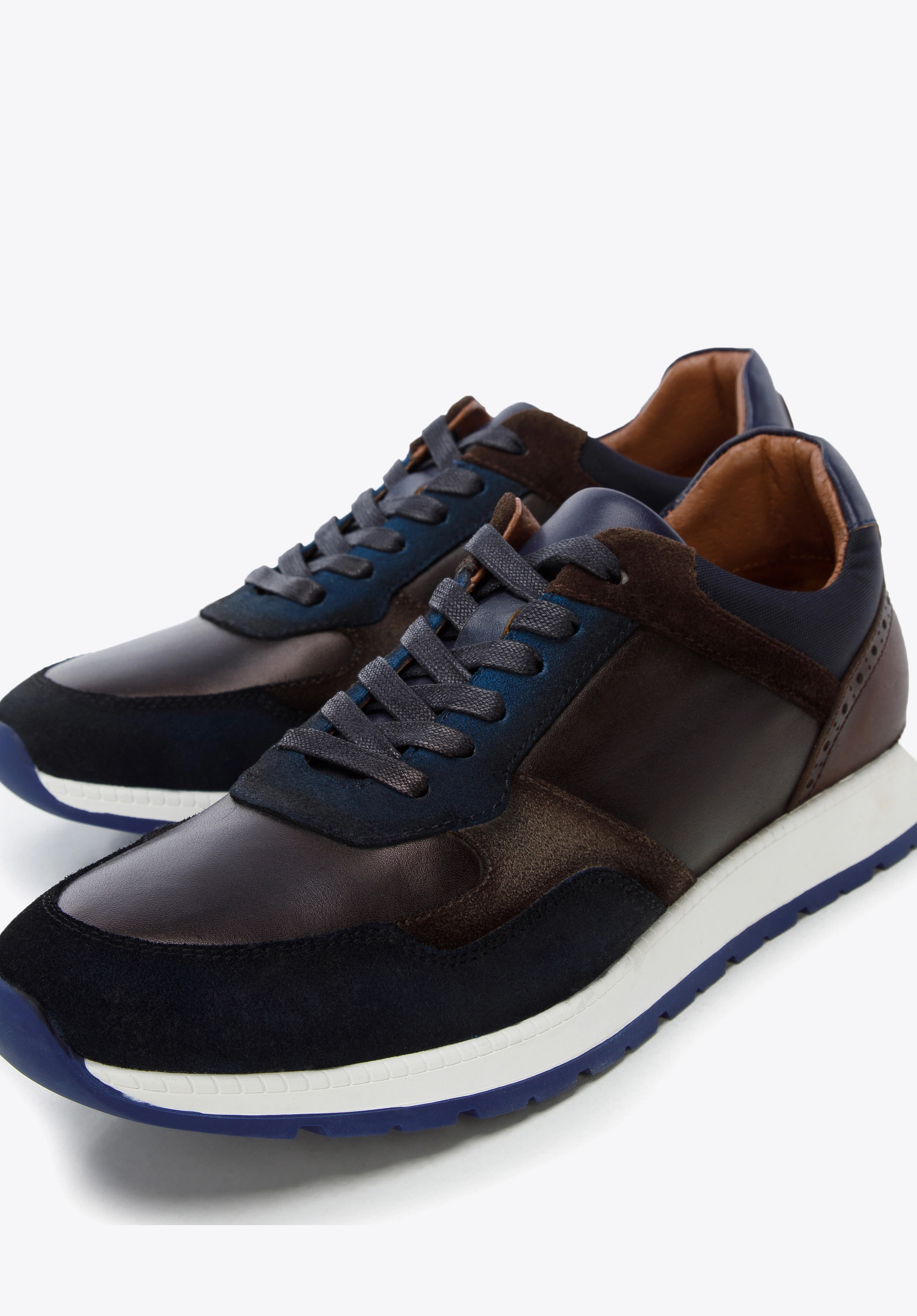 Męskie sneakersy z dwóch rodzajów skór cieniowane granatowo-brązowe