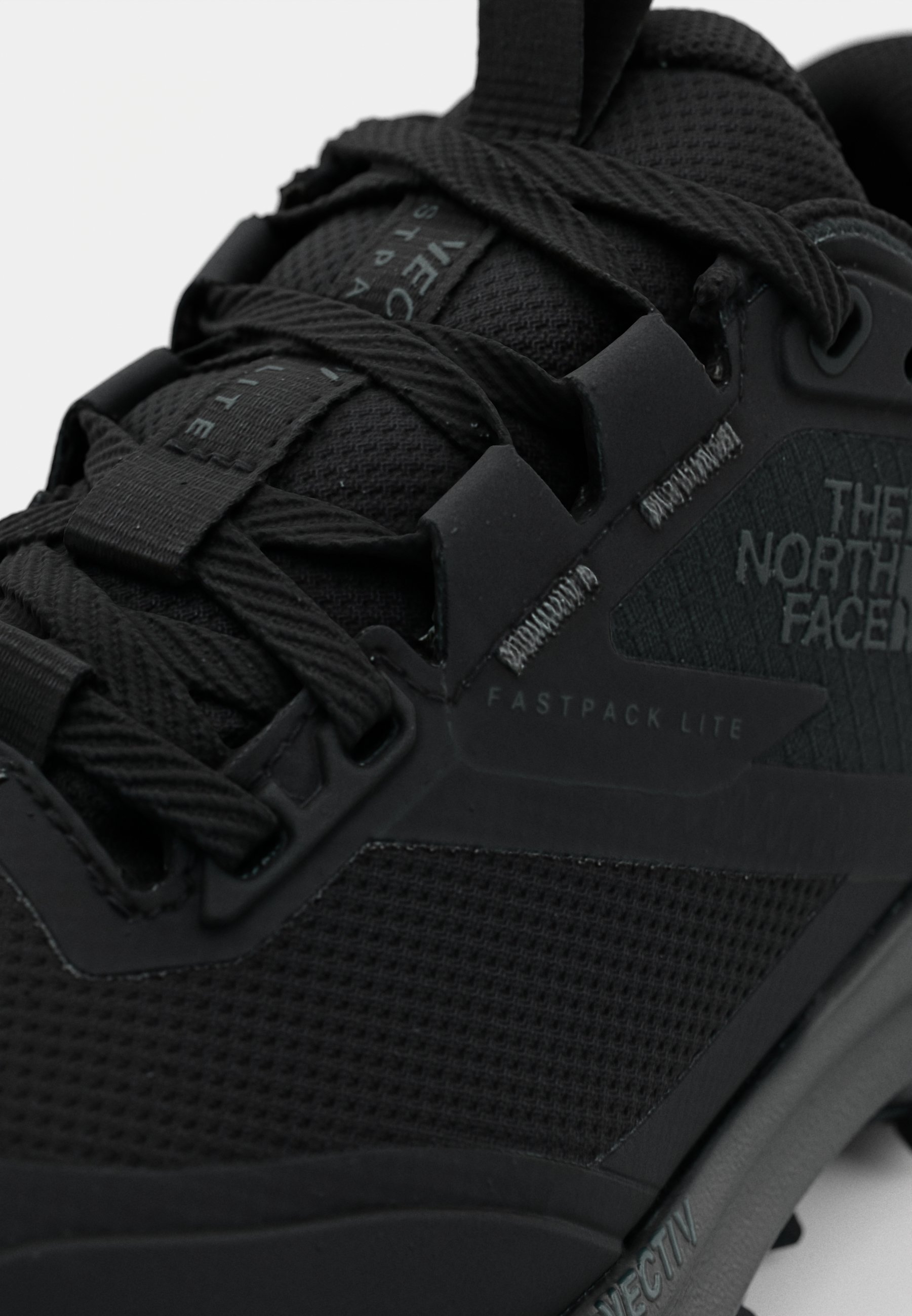 The North Face VECTIV FASTPACK - Trailrunningschoenen - zwart/antracietgrijs