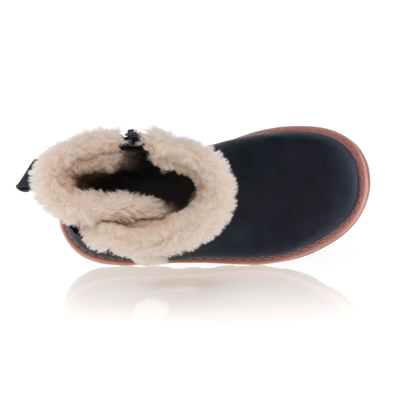 Botas azules de niña