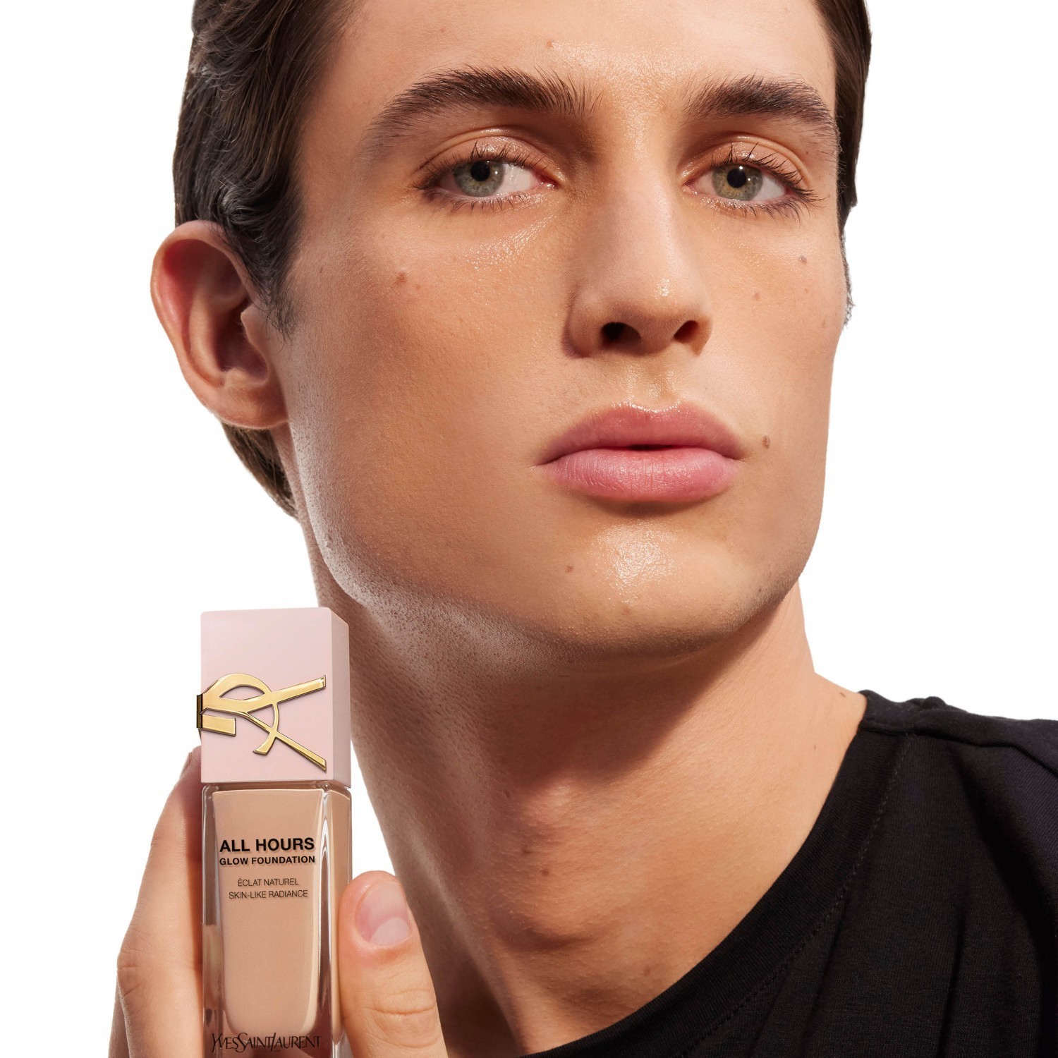Yves Saint Laurent Foundation All Hours Glow makiažo pagrindas – 25 ml