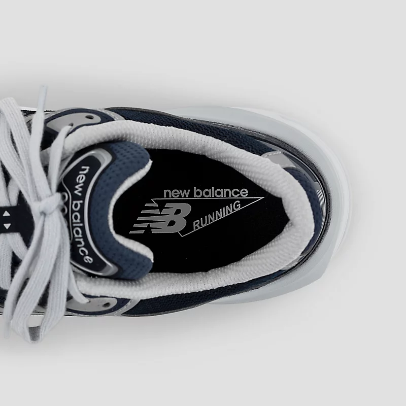 Damskie buty Made in USA 990v6 – granatowe z białym