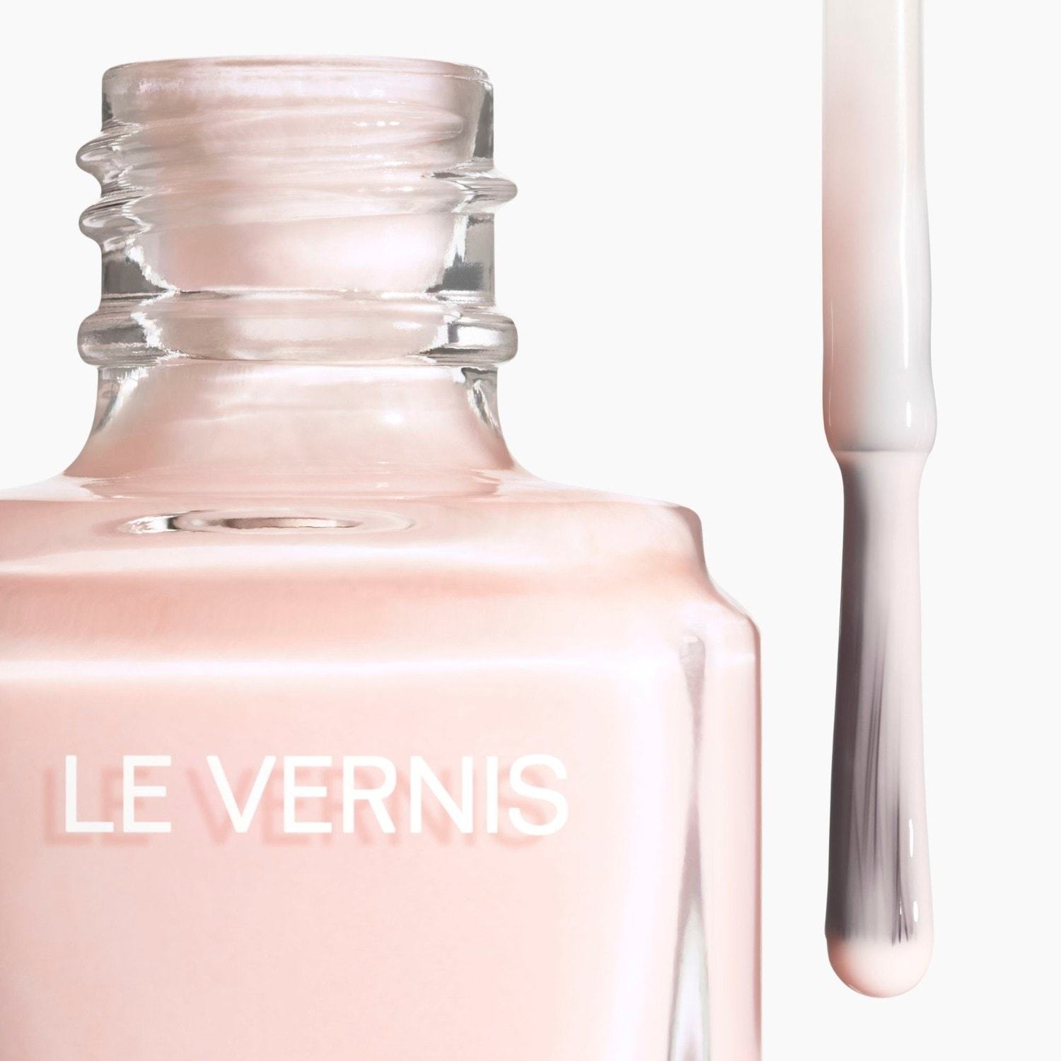 CHANEL lak za nokte LE VERNIS DUGOTRAJNA BOJA I SJAJ - 13 ml