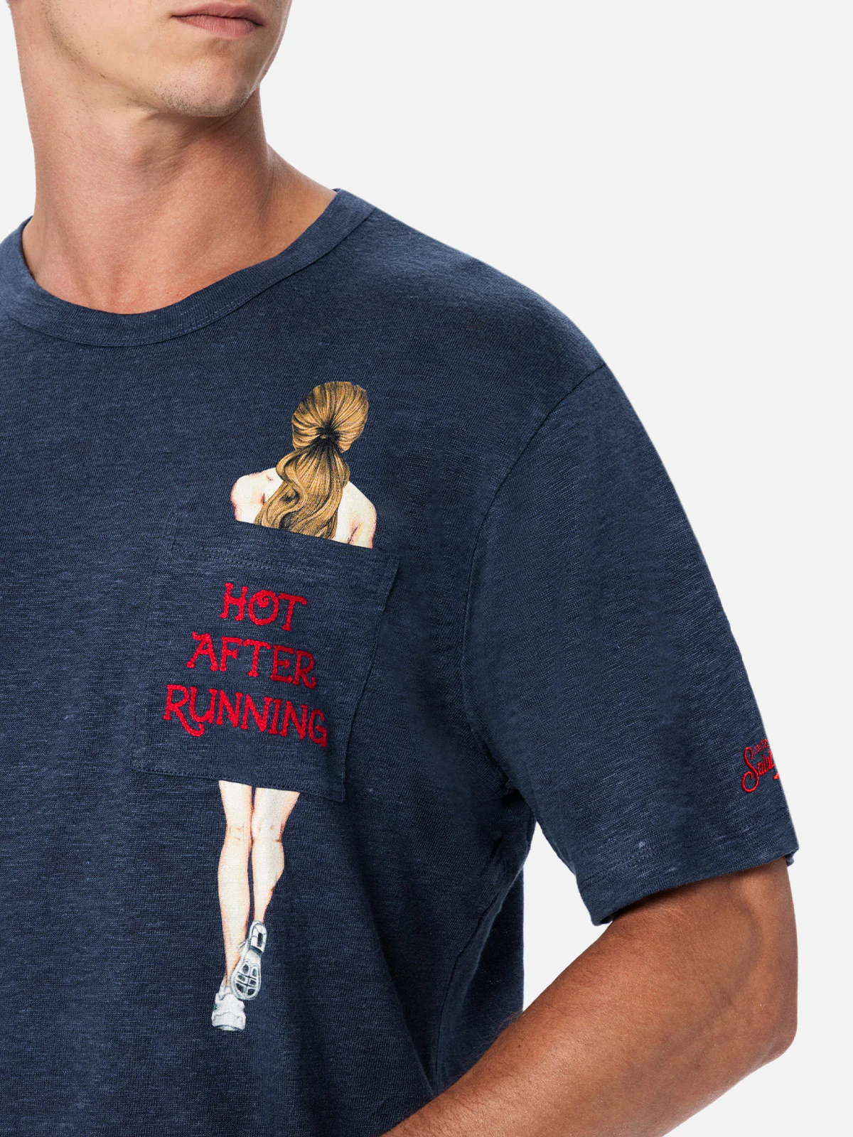 Ecstasea heren T-shirt van linnenjersey met bedrukte en geborduurde zak.