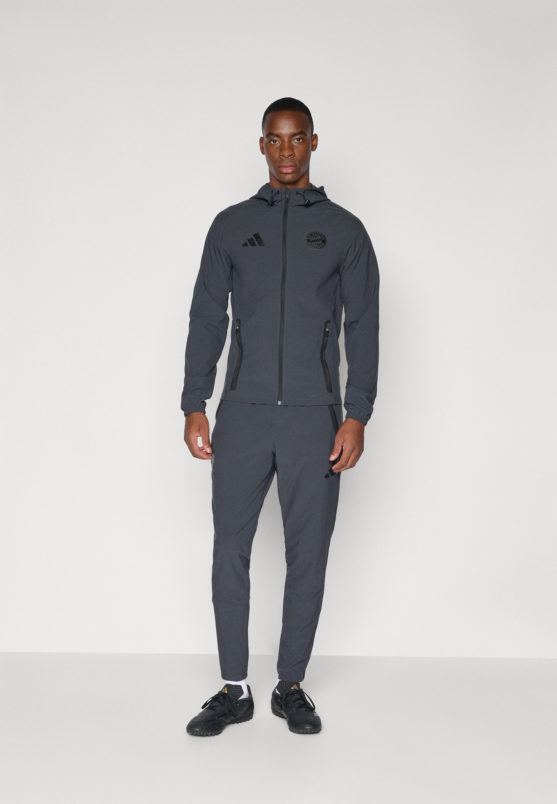 adidas Performance FC BAYERN MUENCHEN TIRO25 COMPETITION VIS TECH TRAVEL PANT - Abbigliamento da club - antracite