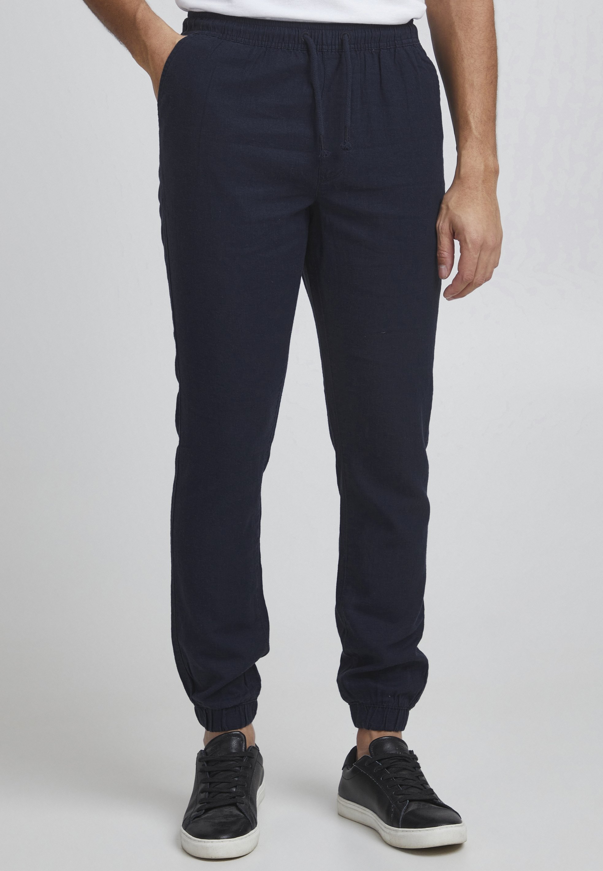11 Project PROEYVIND LINEN MIX - Bukse - insignia blue