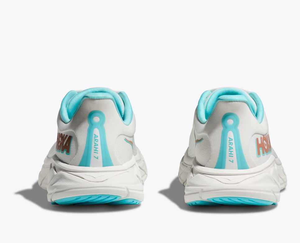 HOKA Arahi 7 Frost / Roségold