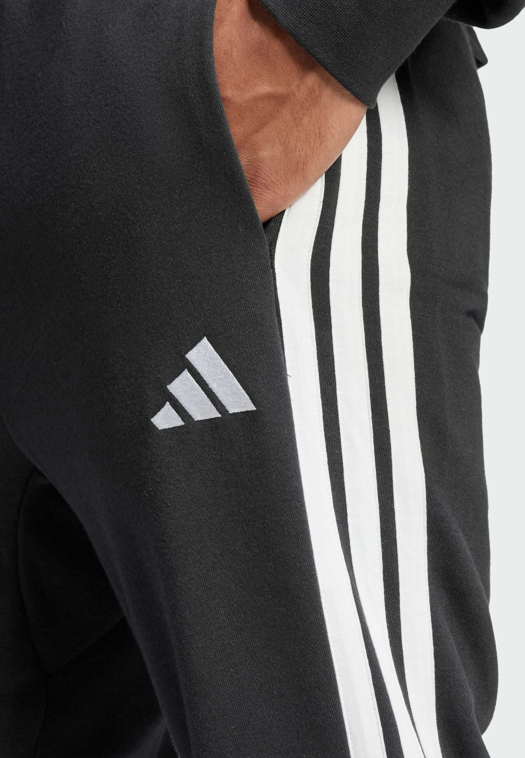 adidas Sportswear ESSENTIAL 3-STRIPES - Trainingsbroek - zwart wit