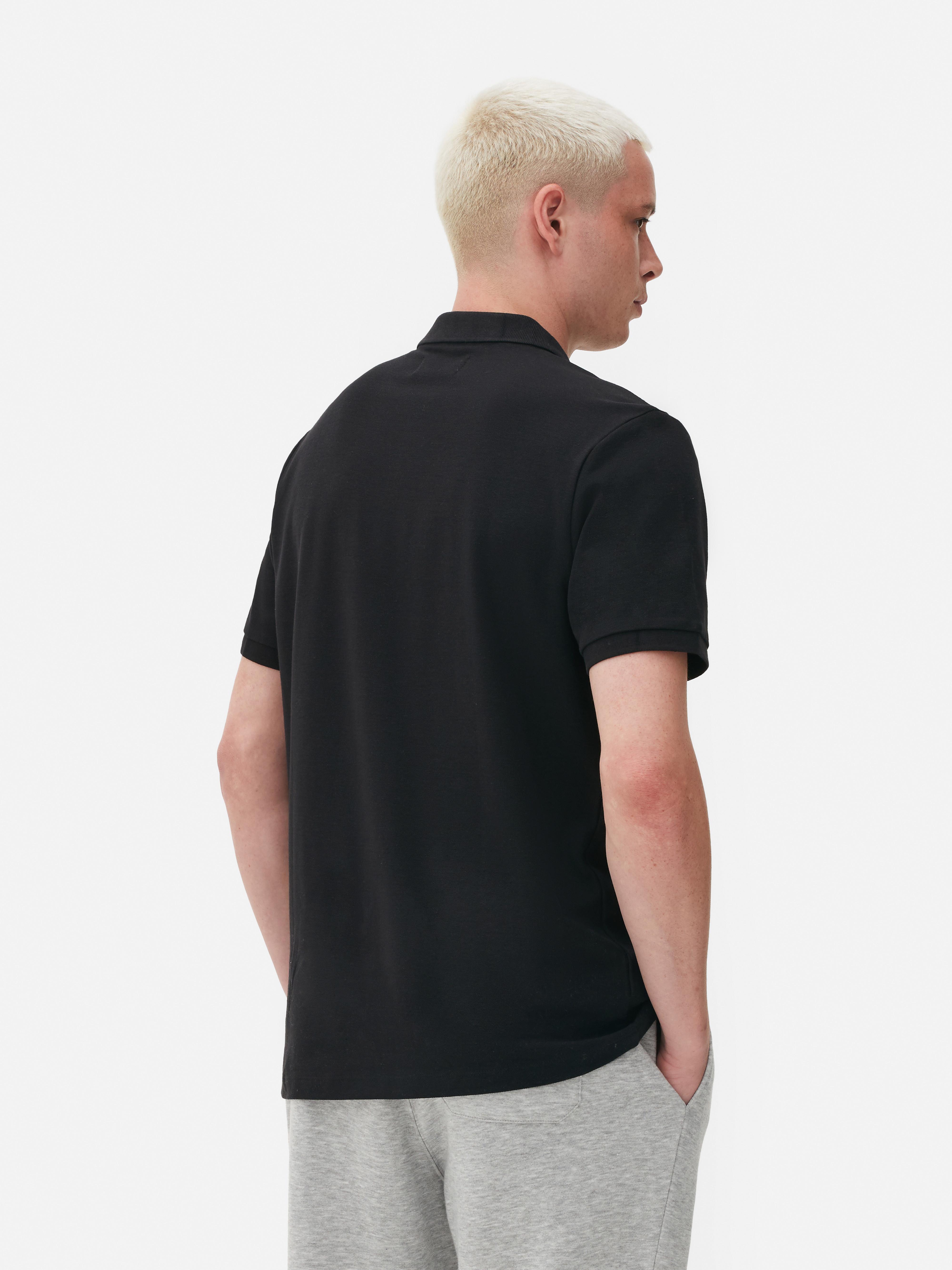 Tricou polo clasic din piqué. Un stil smart-casual impune acest tricou polo clasic din piqué de bumbac.