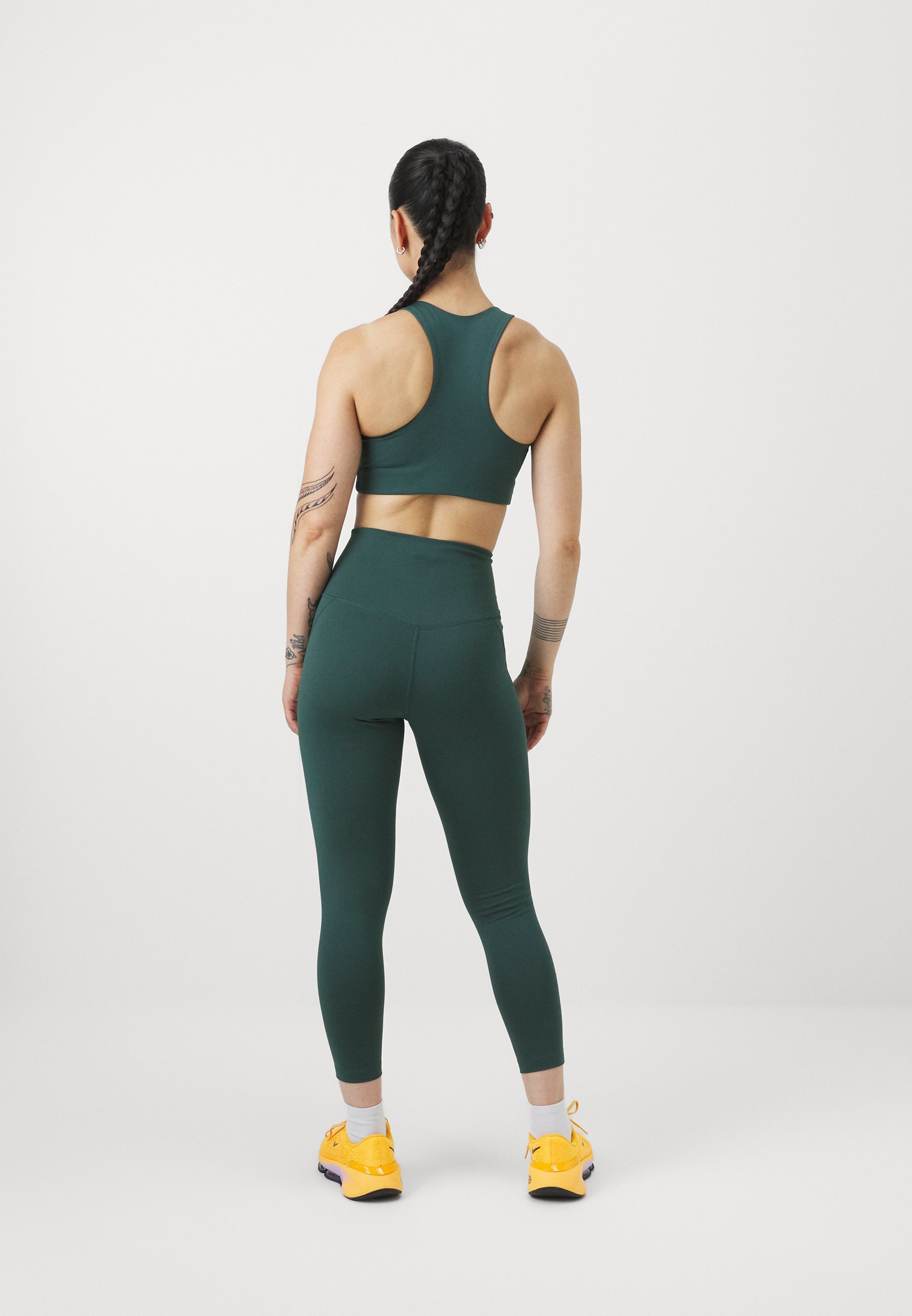 Soutien-gorge de sport Girlfriend Collective DYLAN BRA - Maintien moyen - couleur mousse