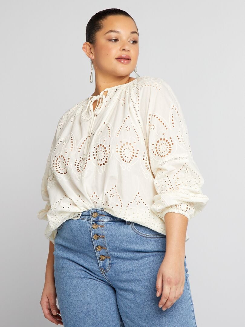 Blouse met wijde pijpen en Engelse borduursteek - WIT
