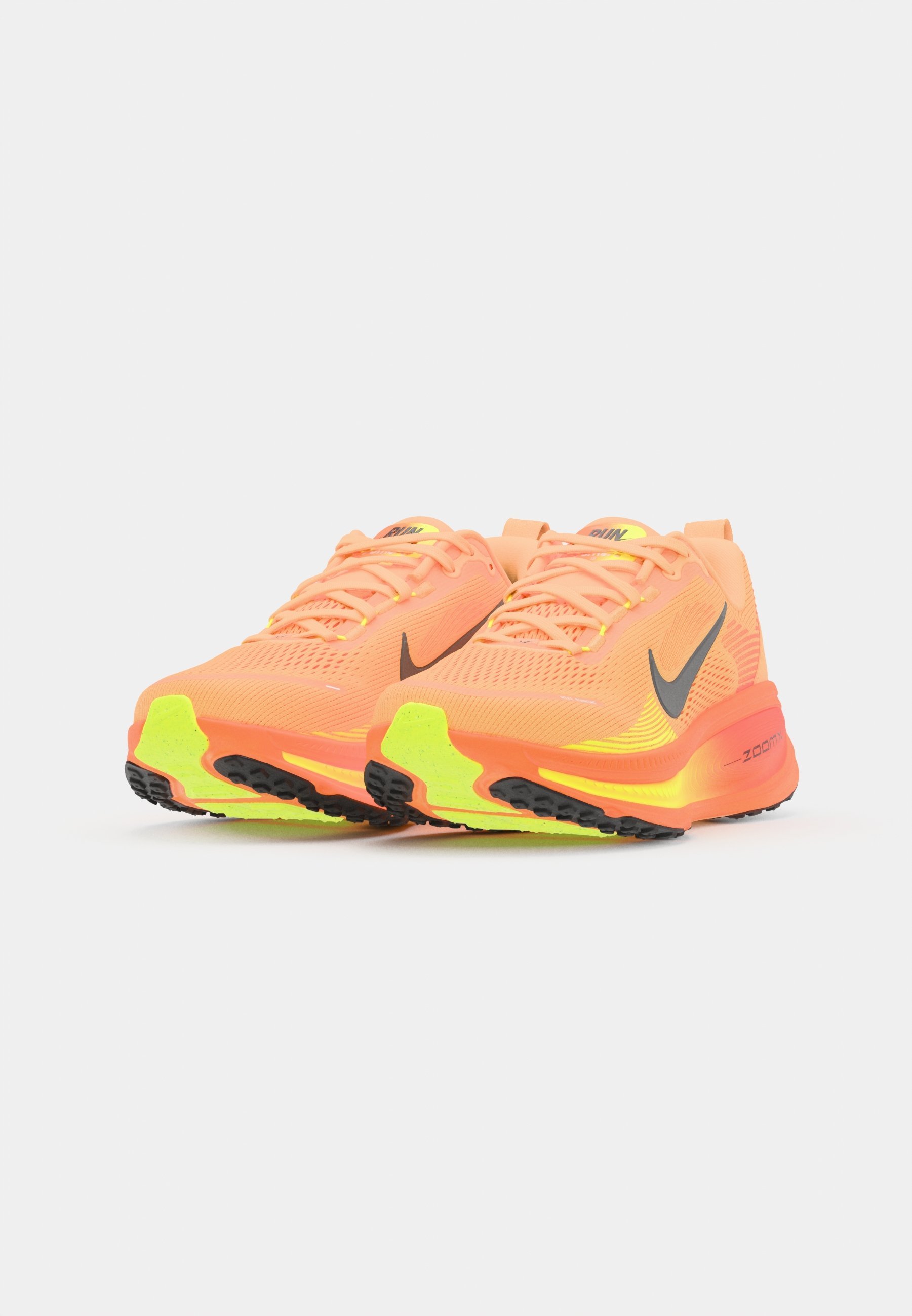 Nike Performance VOMERO 18 - Scarpe da corsa su strada - arancione gesso/nero/arancione totale/volt/rosso cremisi iper