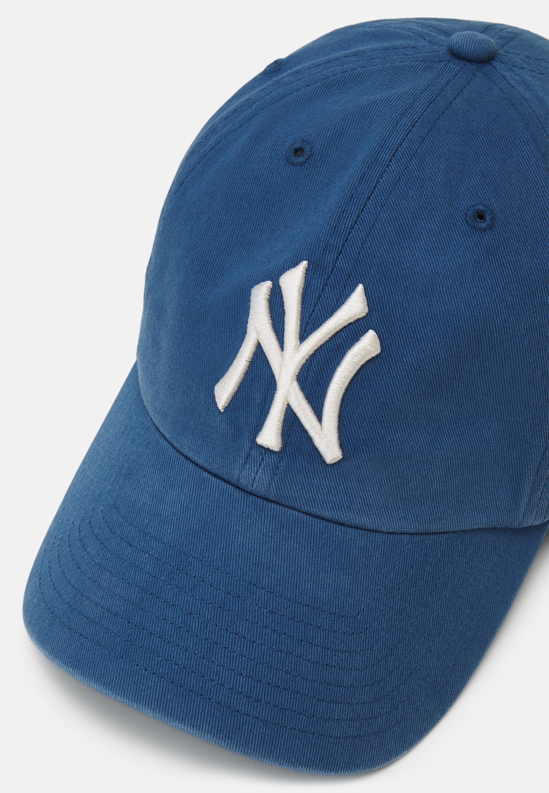 '47 Caps