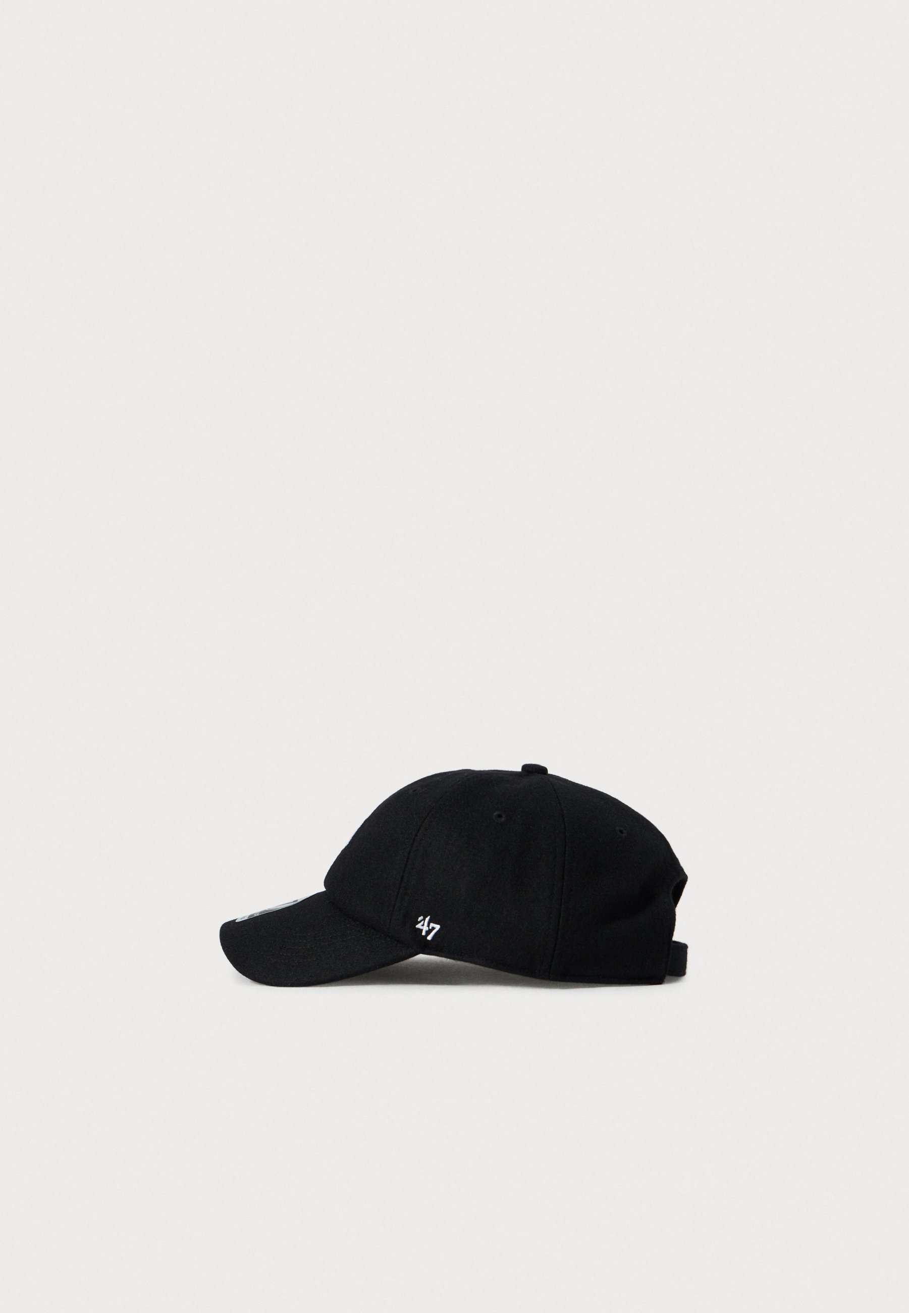 '47 Caps