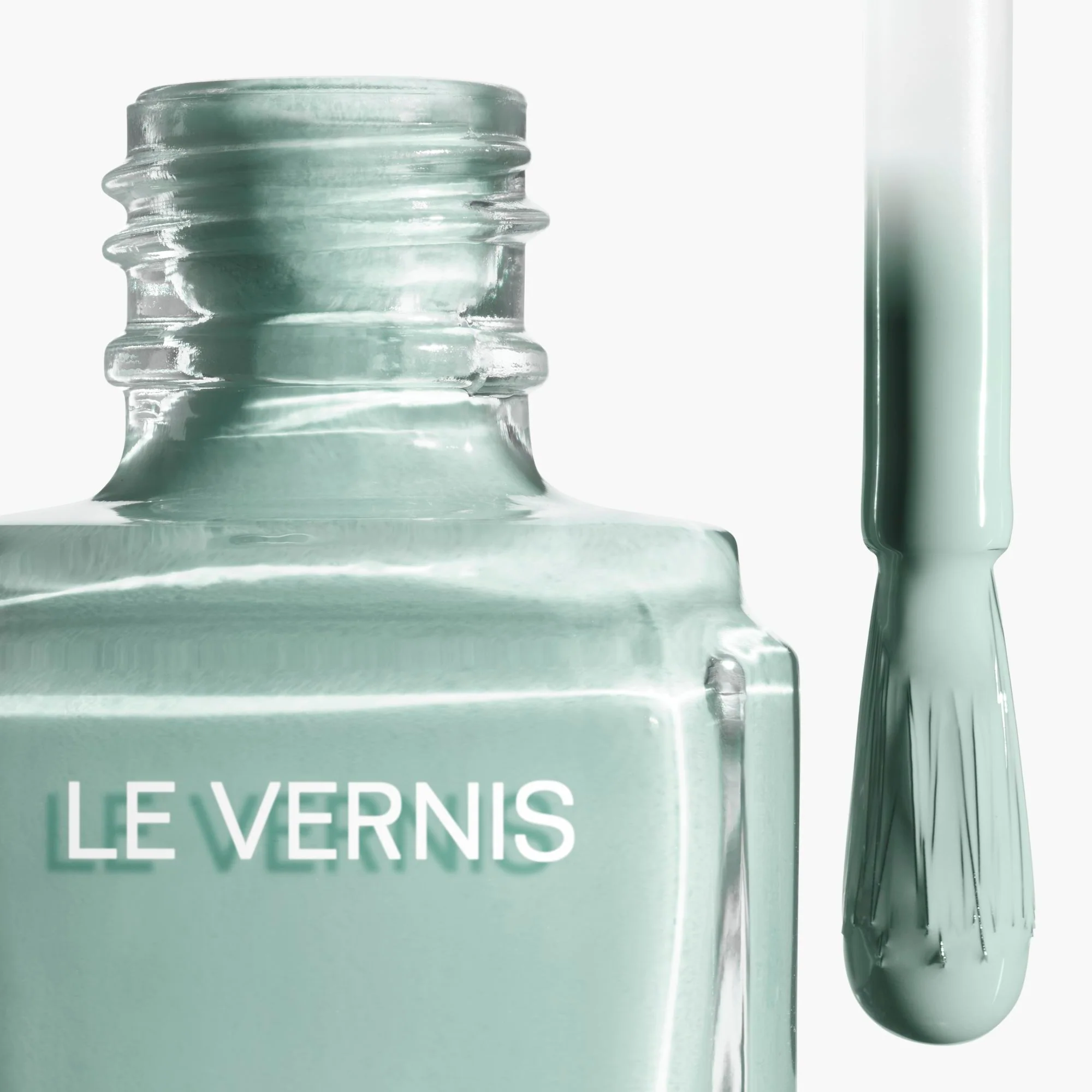 LE VERNIS - COLORE E BRILLANTEZZA LUNGA TENUTA