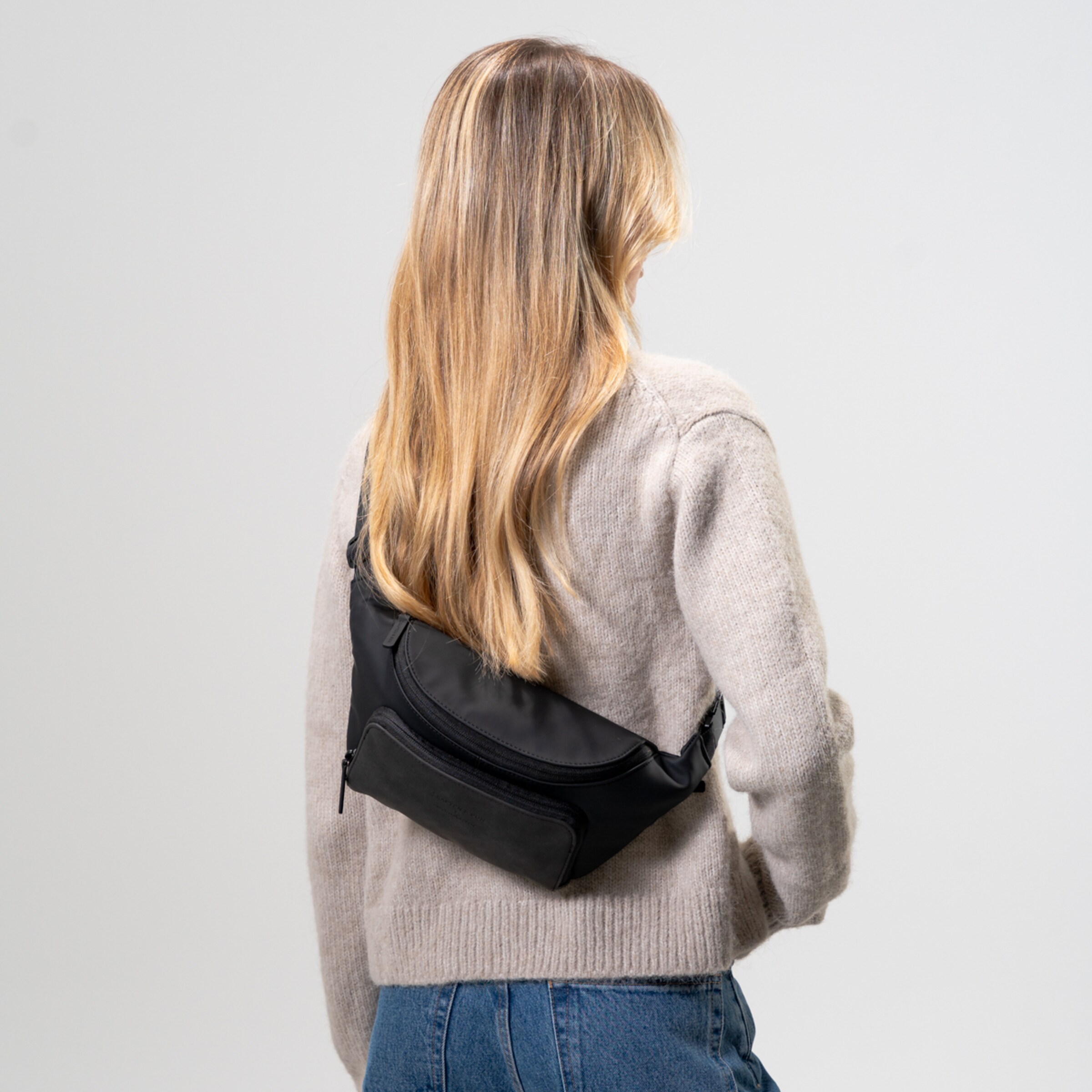Sac bandoulière Bali entièrement noir par Mariefeandjakesnow