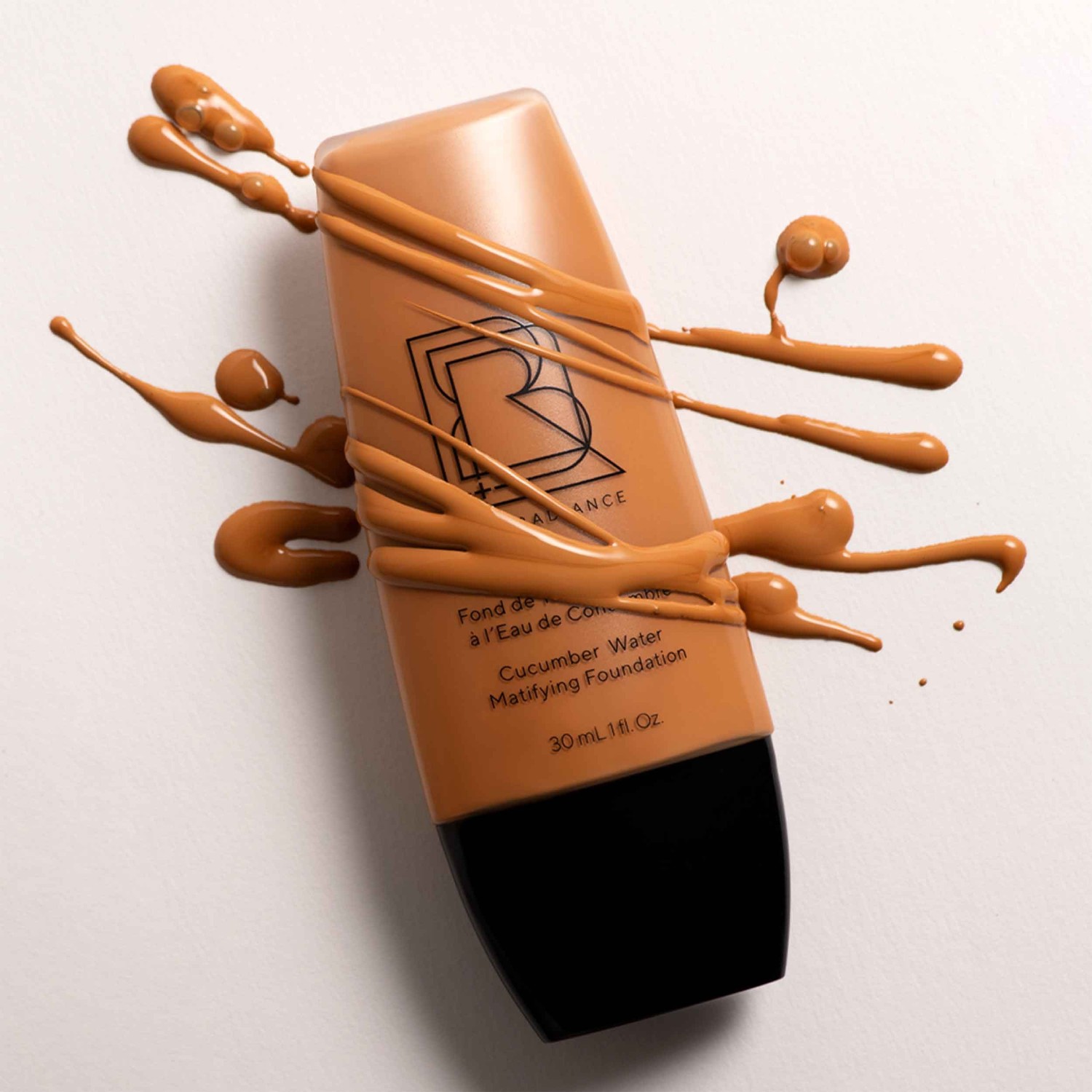 BE + Radiance Fond de Teint Matifiant à l'Eau de Concombre N°08