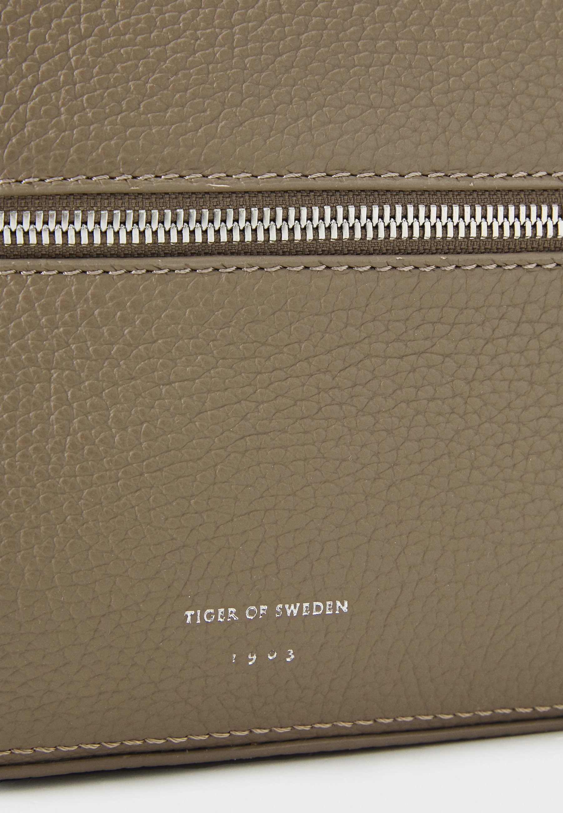 Borsa unisex Tiger of Sweden KIVA - grigio marrone