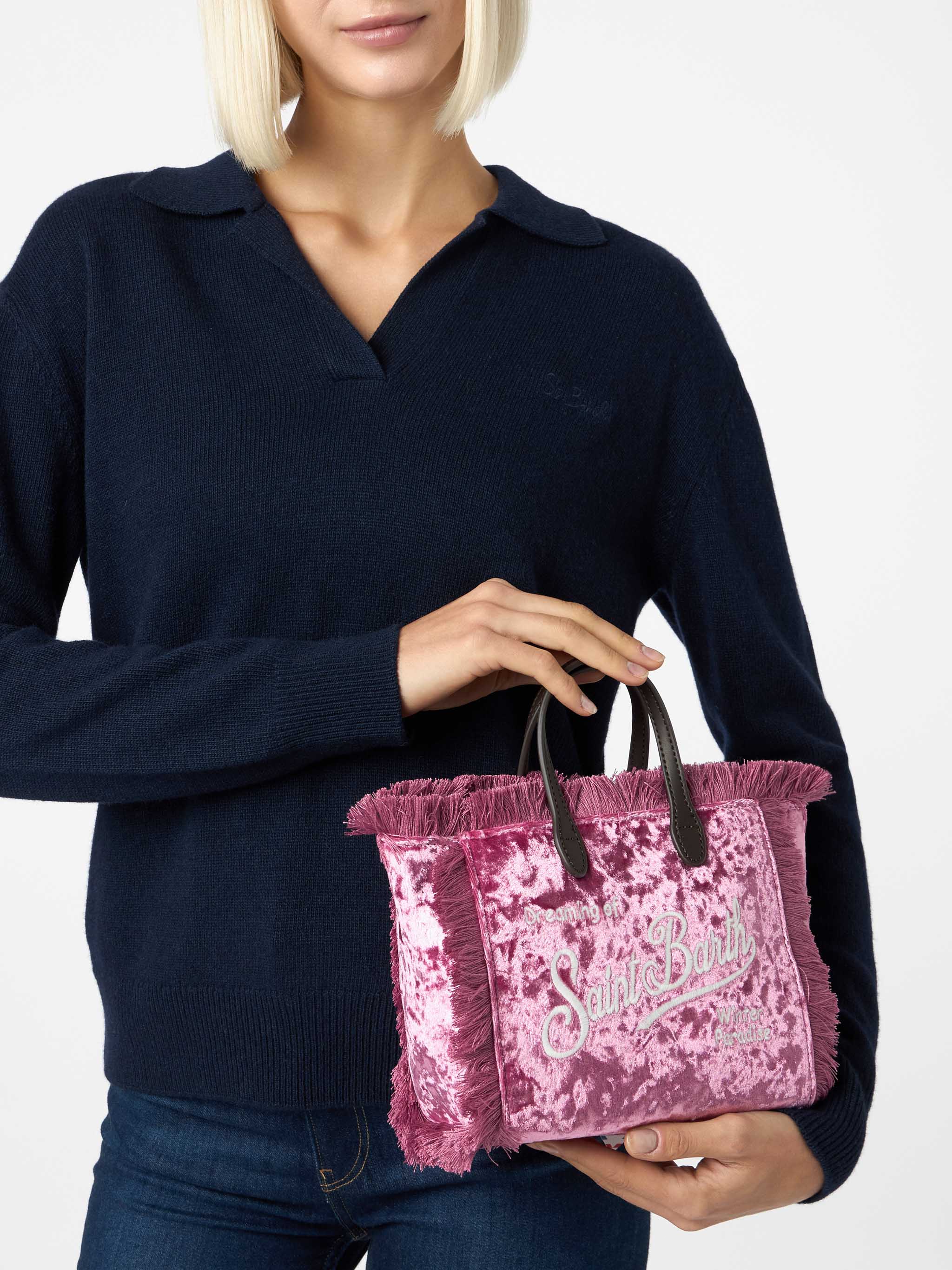 Mini Bolsa de Mão com Franjas em Tecido Chenille Rosa com Logotipo, Aba Interna com Zíper, Bolso Interno, Alça de Ombro Removível | MC2 Saint Barth