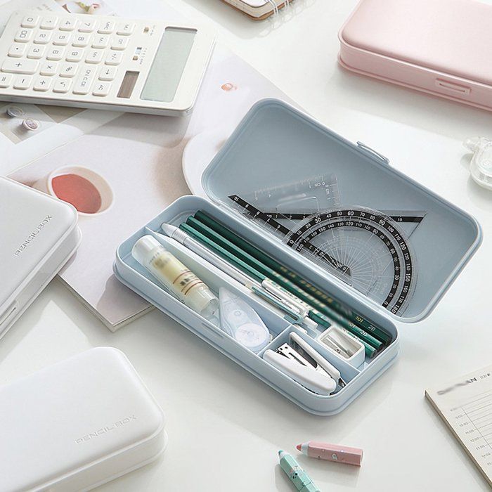 Trousse bleue à compartiments, pour école.