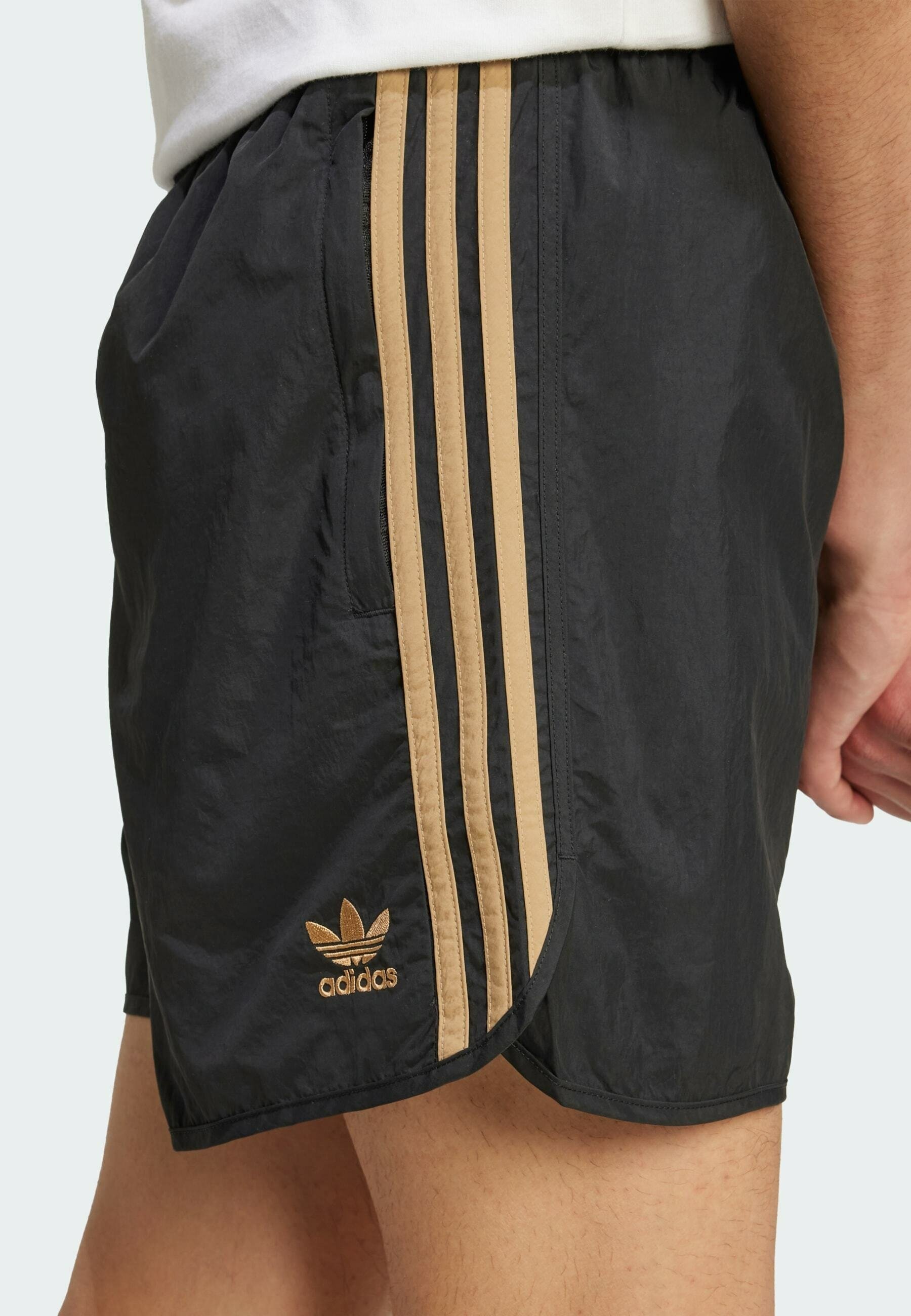adidas Originalsi vabaaja lühikesed püksid