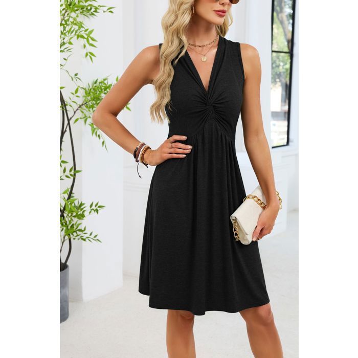 Elegante vestido sin mangas para mujer con cómodo escote en V, color negro.